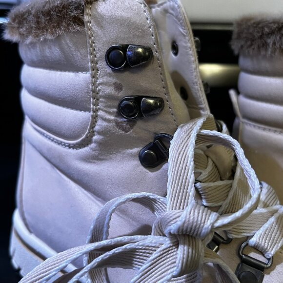 Women's Cream Colored Boots with Fur, Cliffs by White Mountain - Picture 8 of 10